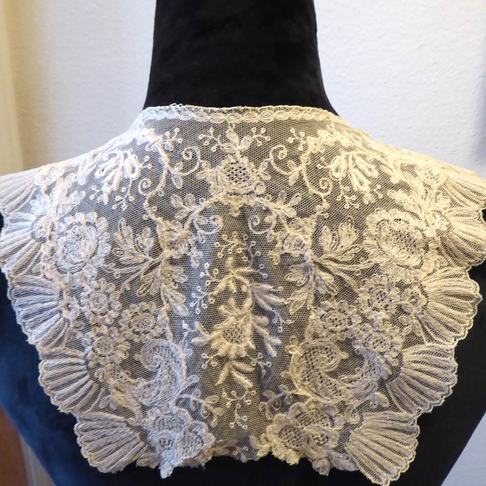 VINTAGE ANTIQUE 16” VICTORIAN CREAM LACE COLLAR - Picture 4 of 16